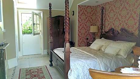 Double Room with Four Poster Bed