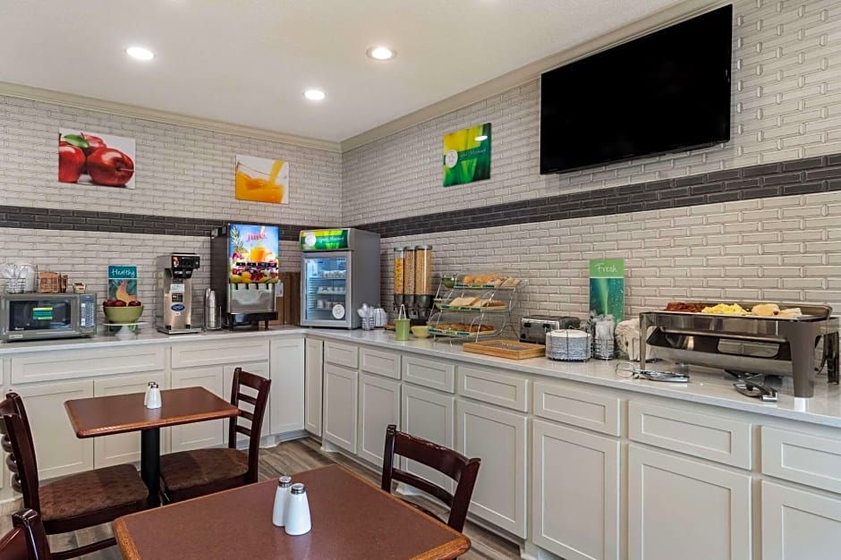 Quality Inn & Suites Pearl-Jackson