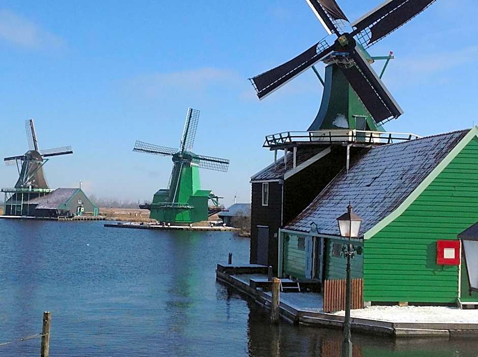 Stay overnight at Windmill Village Zaanse Schans - Amsterdam