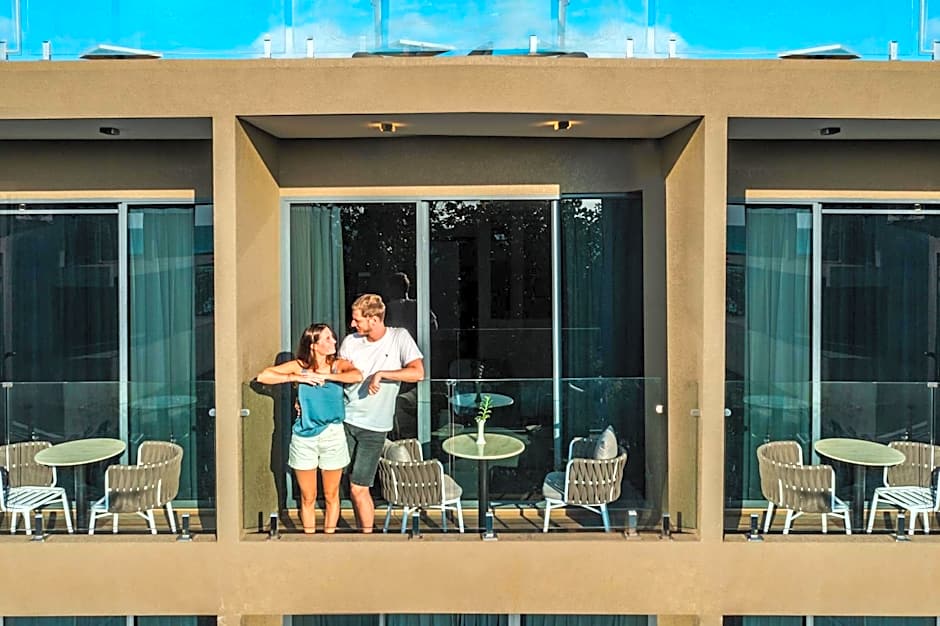 Sky Beach Maldives - Dhiffushi