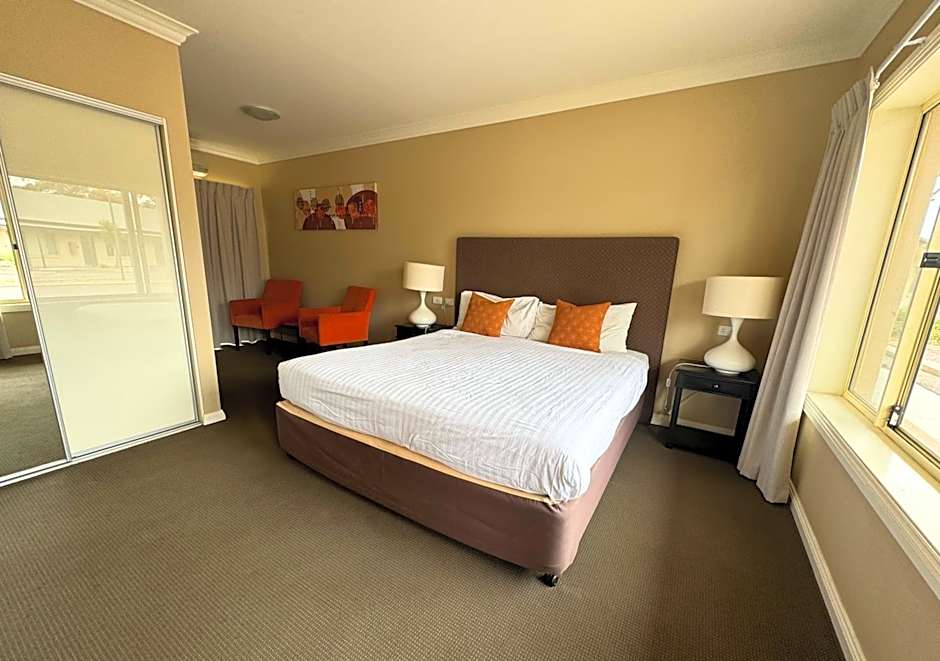 Sundowner Motel Hotel