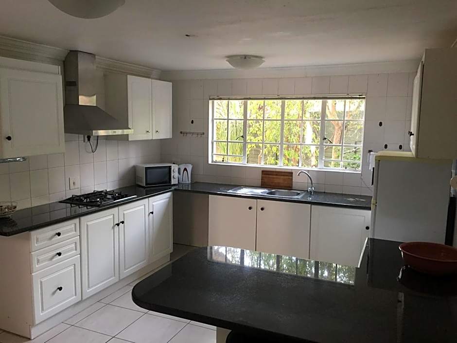 Summerview Guest Lodge