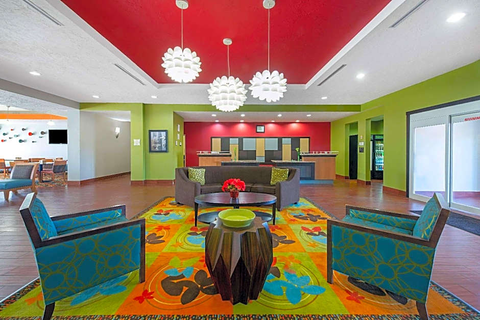 La Quinta Inn & Suites by Wyndham Leesville Fort Polk