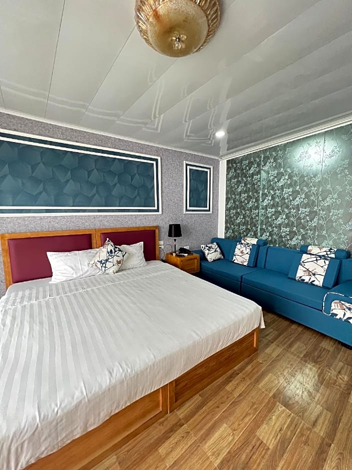 Holiday Suites Hotel & Spa