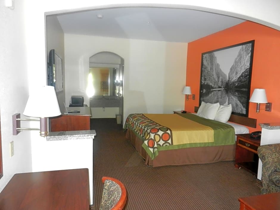 Super 8 by Wyndham Humble/Fm 1960/Hwy 59
