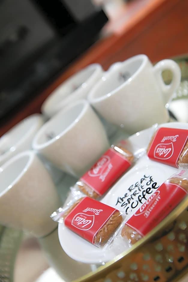 The New Apollo Hotel