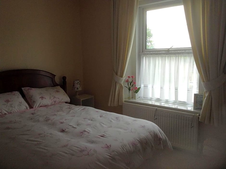 Drakewalls Bed And Breakfast