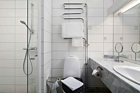 1 Single Bed Non-Smoking Standard Room Desk Wi-Fi Full Breakfast