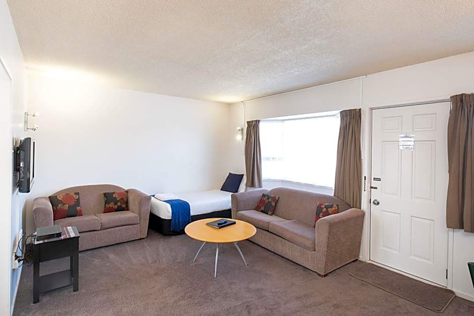 Chevron Motel