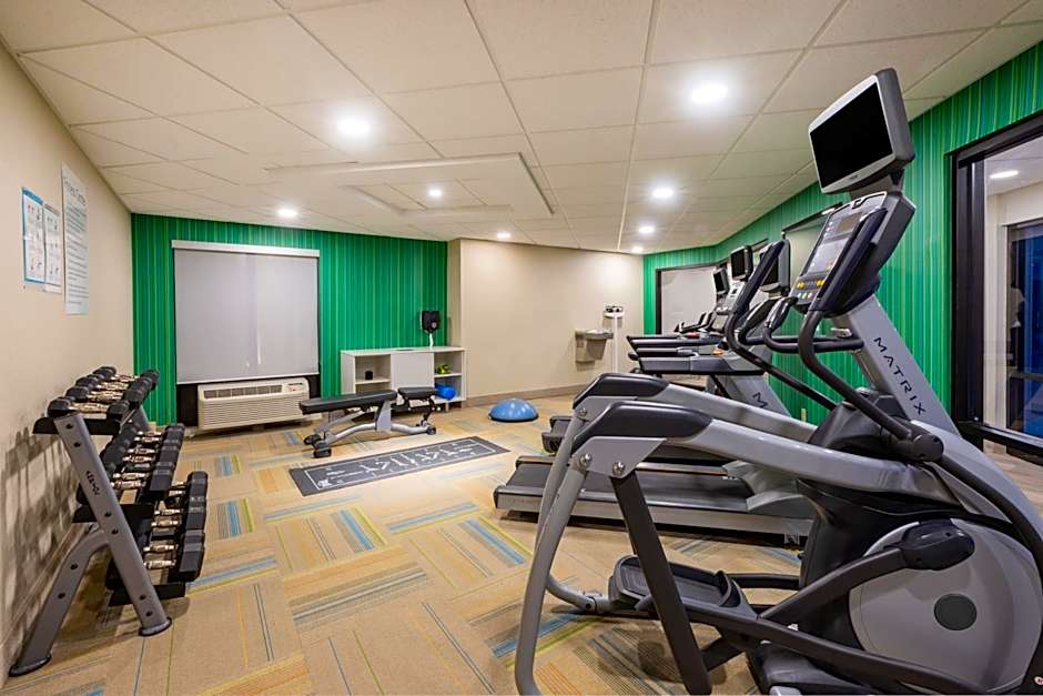 Holiday Inn Express Hotel & Suites North East - Erie I-90 Exit 41 By IHG