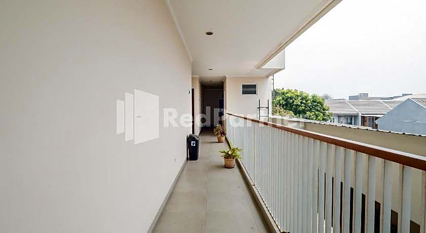 Palm Eight Mitra RedDoorz