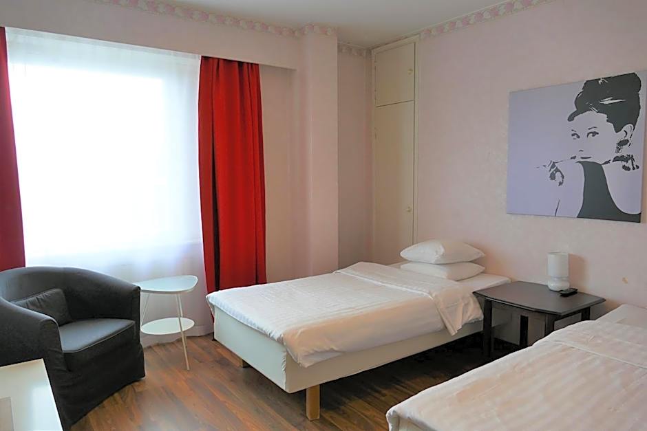 Linnanpiha Bed & Breakfast