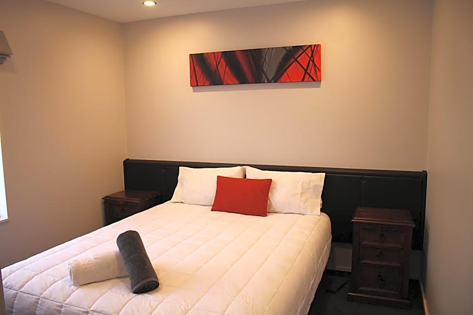 Birchwood Manor Motel