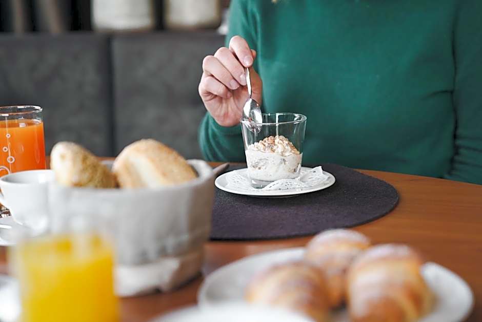 Saldur Small Active Hotel