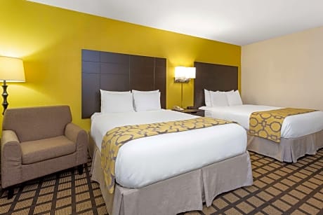 1 King Bed Non-Smoking