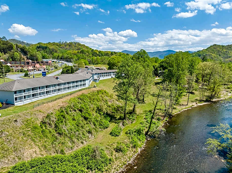 SureStay by Best Western Cherokee on the River