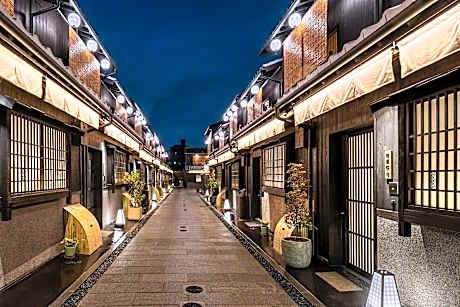 Nazuna Kyoto Tsubaki St.