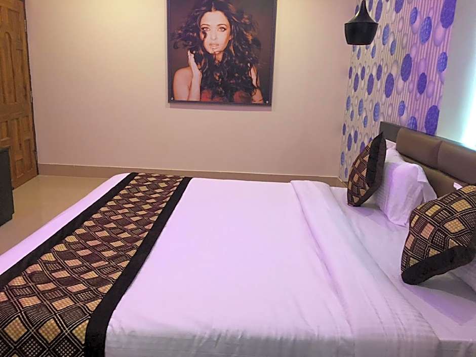 Goroomgo Effective Bollywood Hotels Bhubaneswar