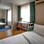 Hotel H12