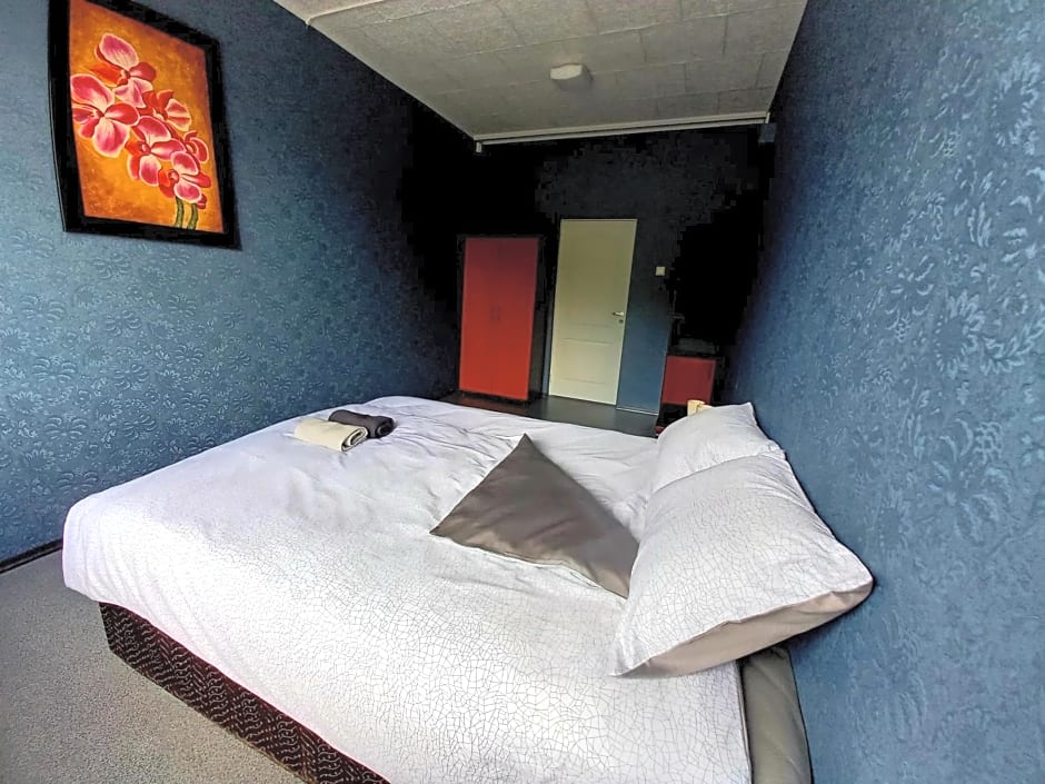 Hostelis R27