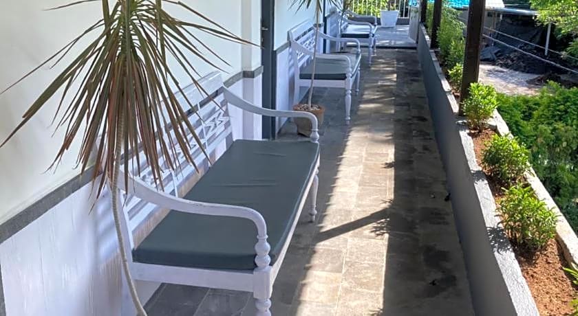 Villa Agung Beach Inn