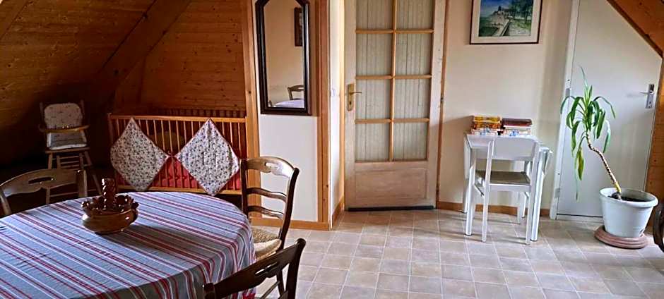 LOCATION à COUCY LE CHATEAU