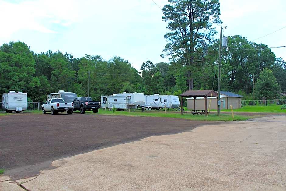 Evergreen Inn and R.V.