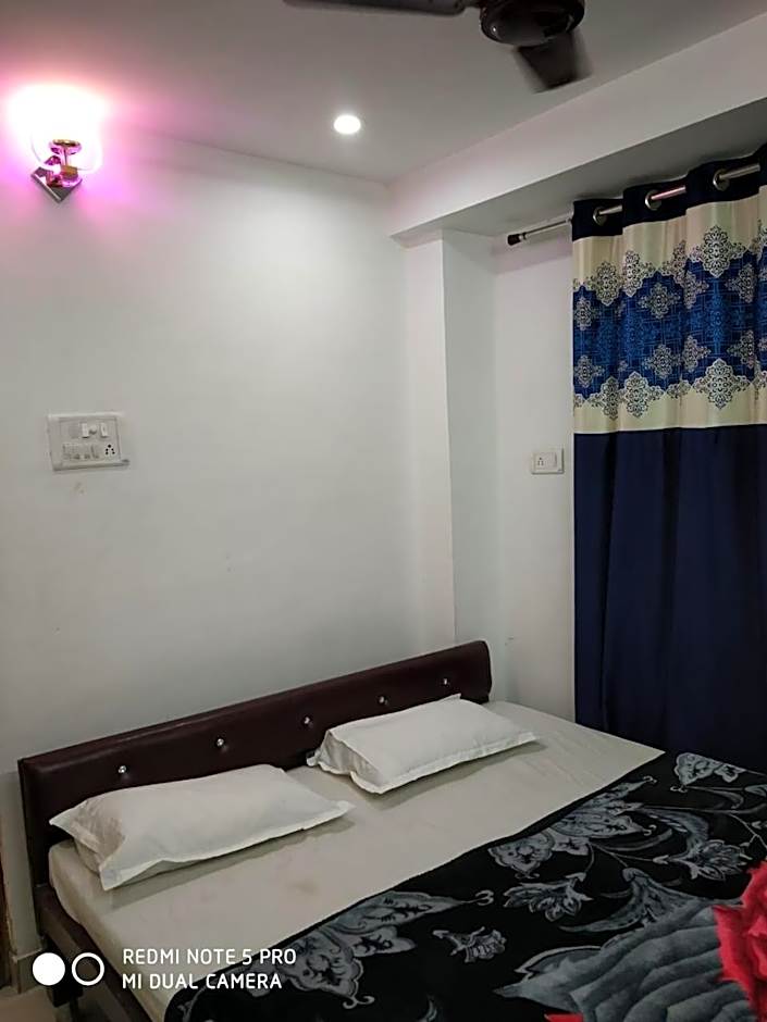New Hotel Yatri Niwas – Varanasi, VA
