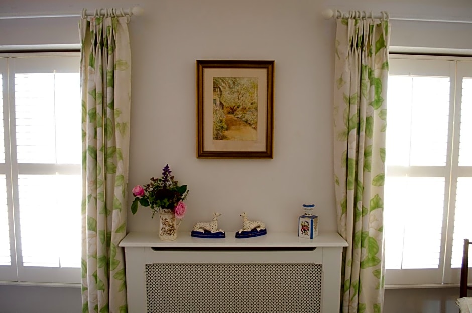 The Hollies Bed and Breakfast