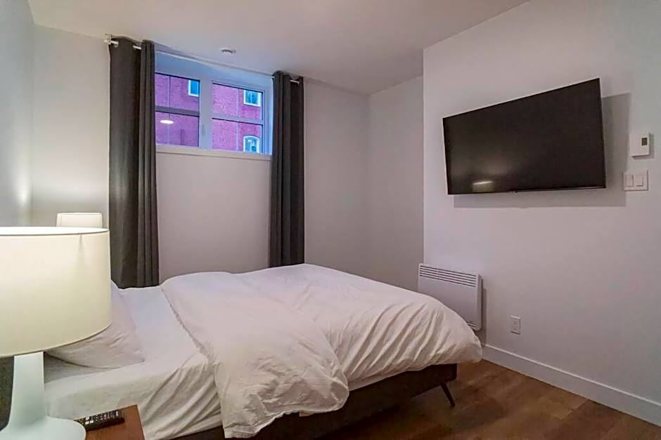 883 suite 102 Bromont Vieux Village 2cac , foyer