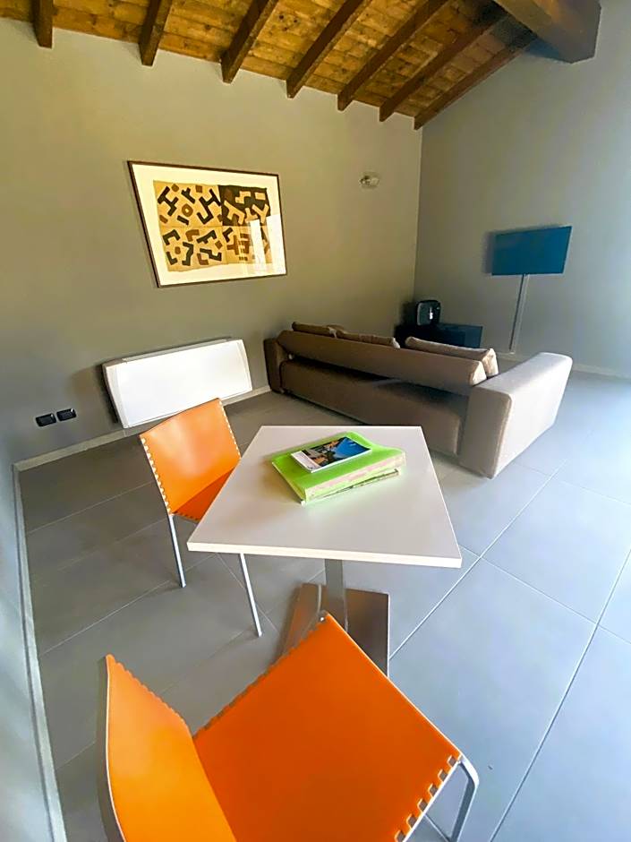 Vela di Soleville camere con e senza vista lago con ristorante & pizzeria