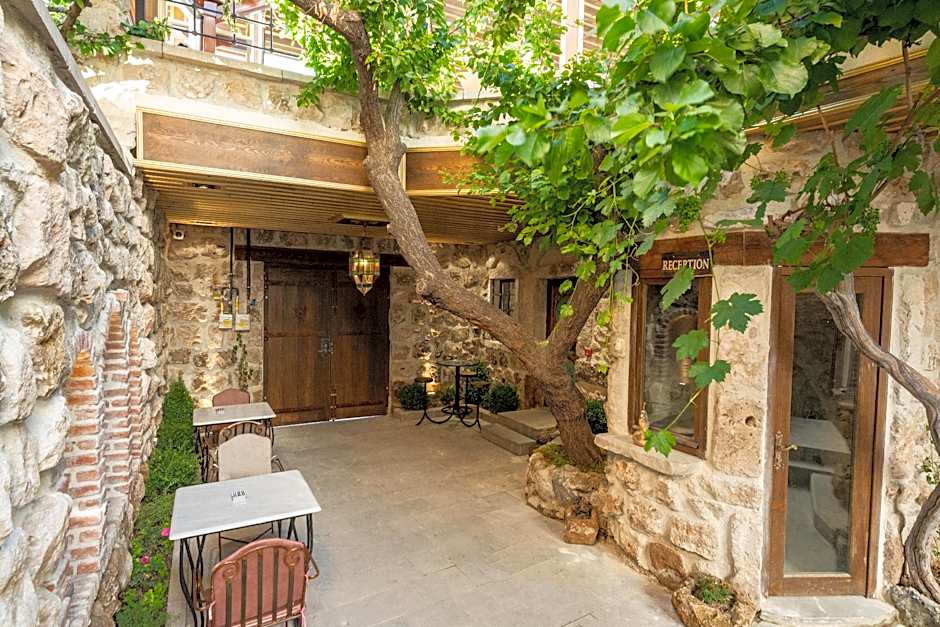 Foremanson Cave Hotel