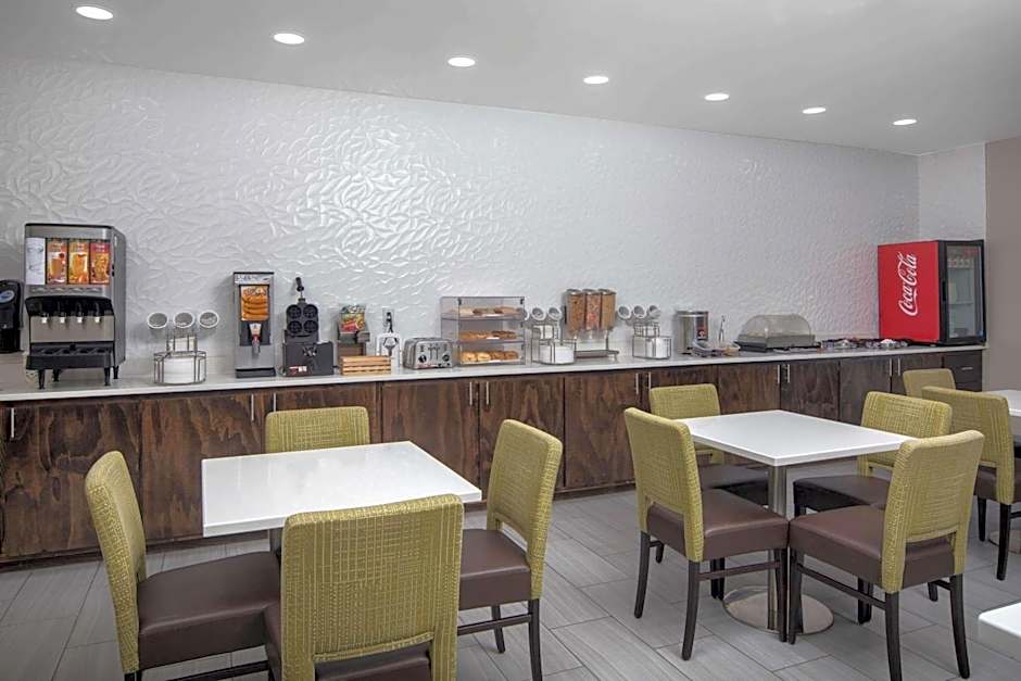 La Quinta Inn by Wyndham Calhoun South I-75