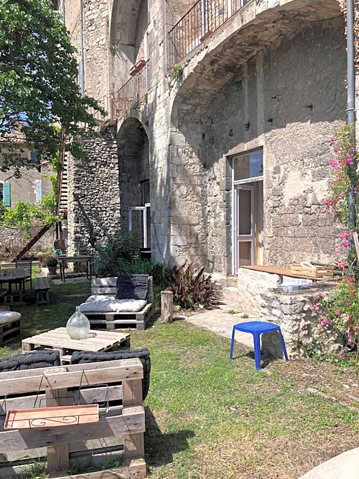 LES JARDINS DE LA CATHÉDRALE chambres d Hôtes gîte de groupe