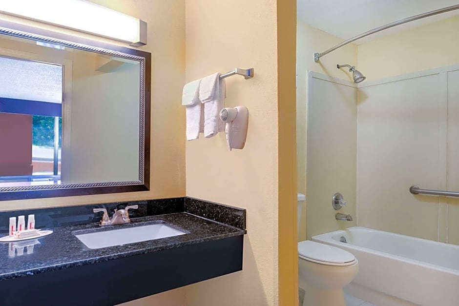 Days Inn Wyndham Knoxville East Knoxville Bookonline com