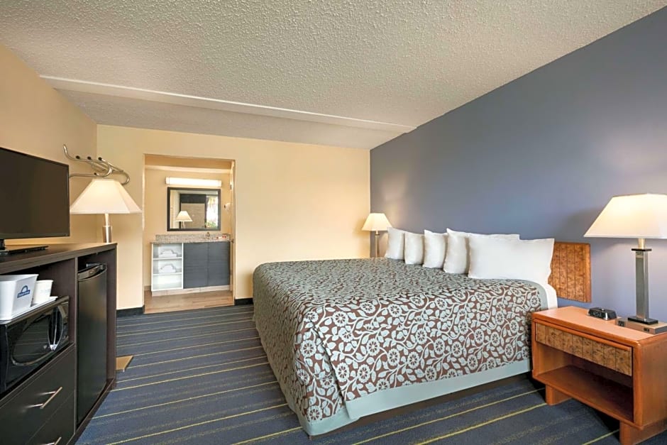 Days Inn by Wyndham Clearwater/Central