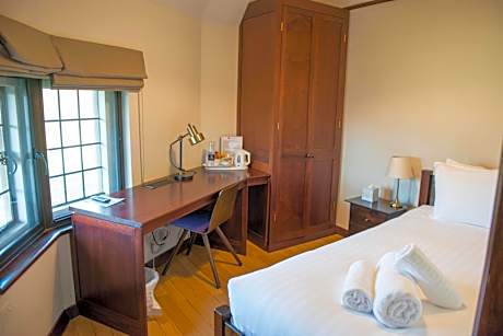 Single Room with Shared Bathroom