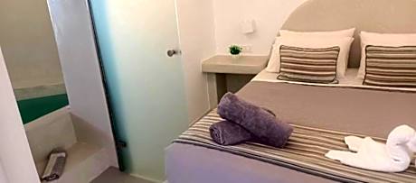 Queen Suite with Spa Bath