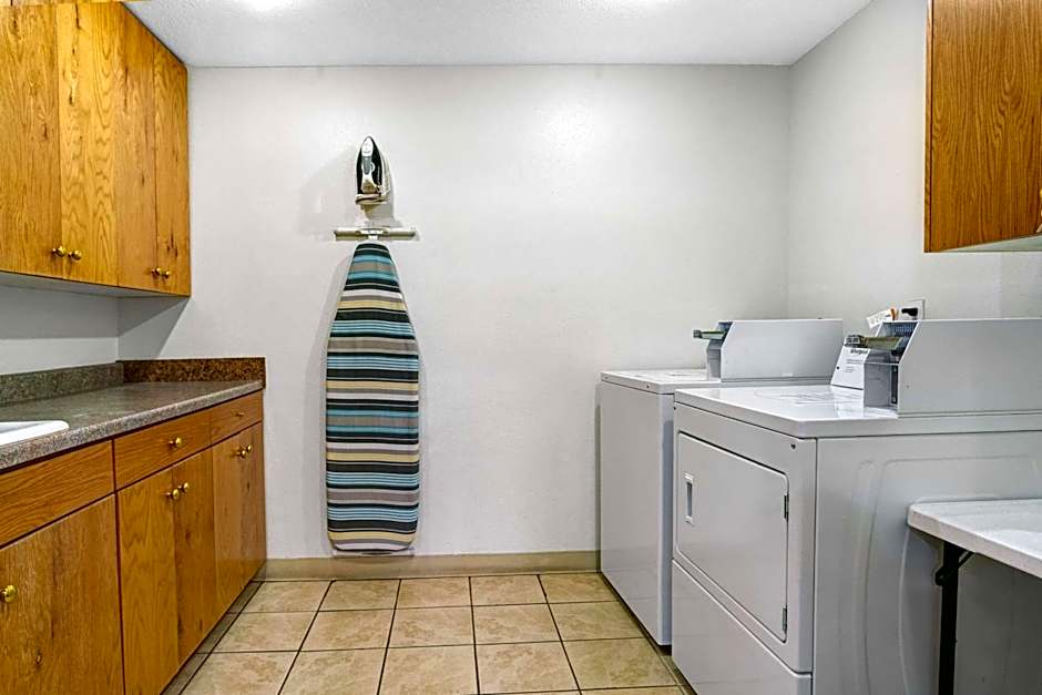 Motel 6-Idaho Falls, ID - Snake River