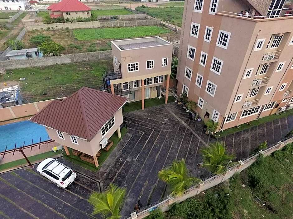 Plus 33 Hotel