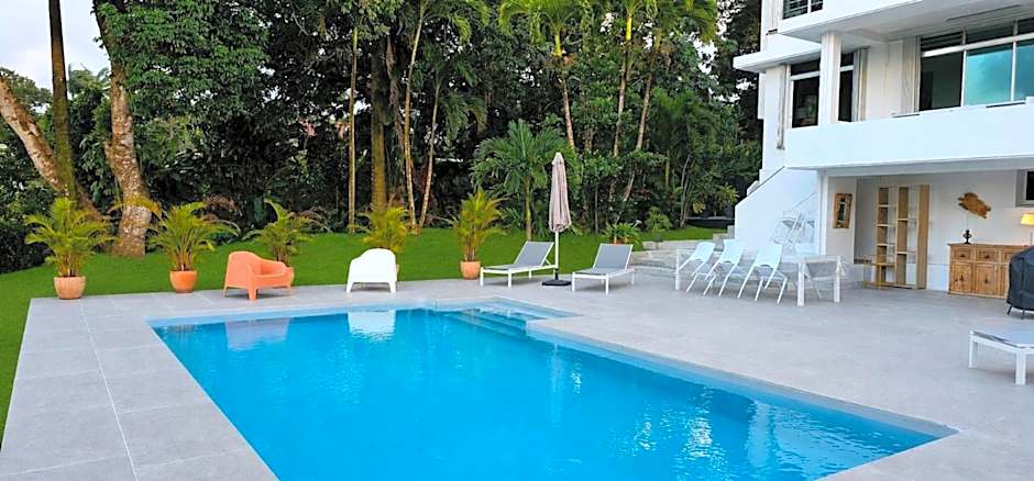 Habitation Villa Les Cassias