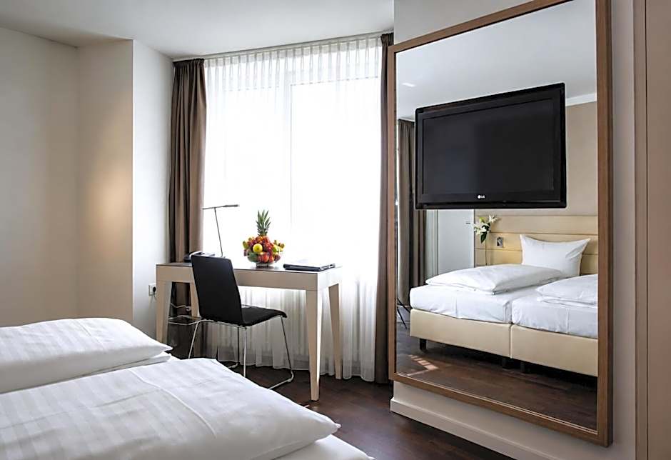 Manhattan Hotel