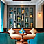 Manoir Des Arts Hotel