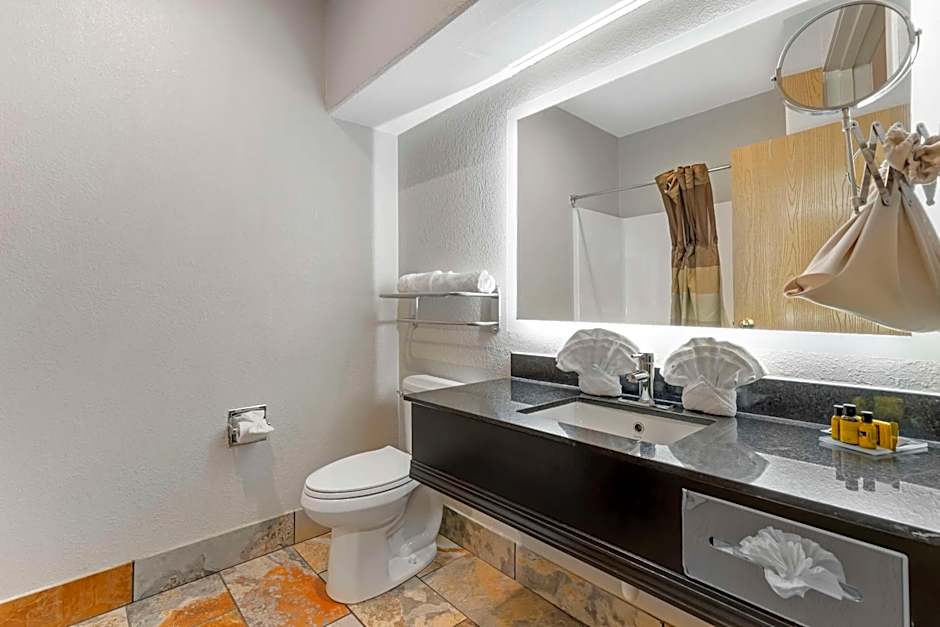 Best Western Plus Des Moines West Inn And Suites