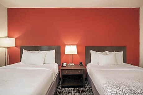 Queen Room with Two Queen Beds - Mobility Access/Non-Smoking