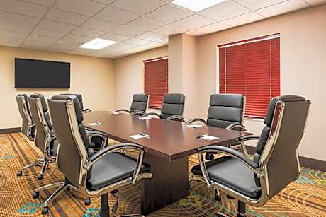 Holiday Inn Express Hotel & Suites Bentonville By IHG