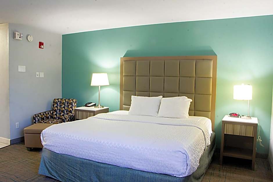 Baymont by Wyndham Maumee Toledo