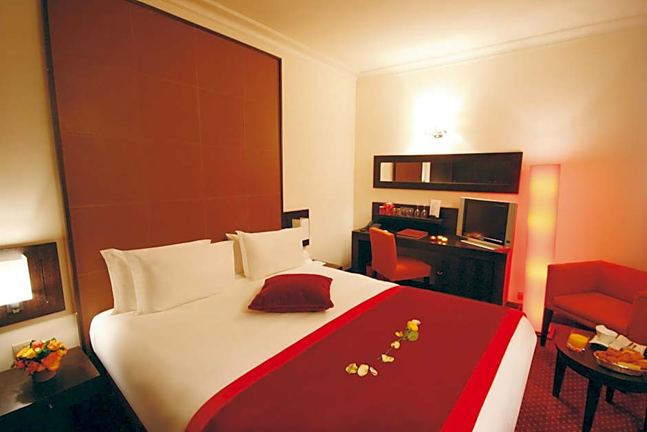 Westside Arc De Triomphe Hotel