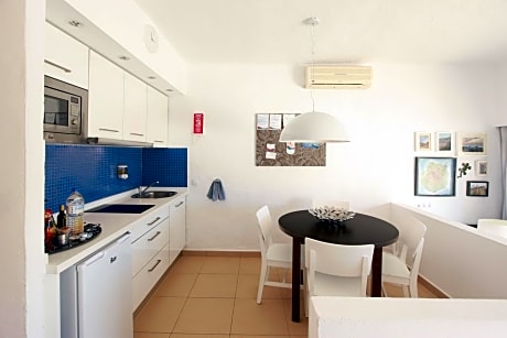 Two-Bedroom Apartment (4 Adults + 1 Child)