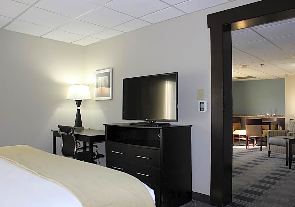 Holiday Inn Express Forsyth By IHG